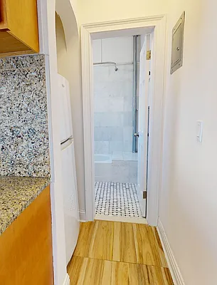 Rented by Bond New York | media 19