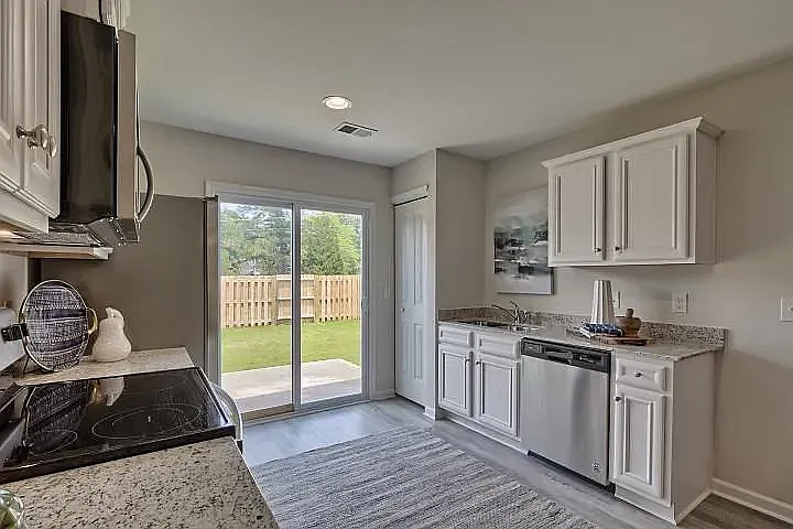 2110 Catlet Ct — Photo 8