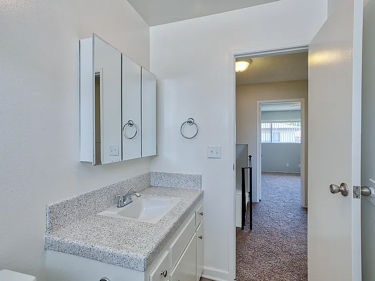 690 W San Jose Ave — Photo 8