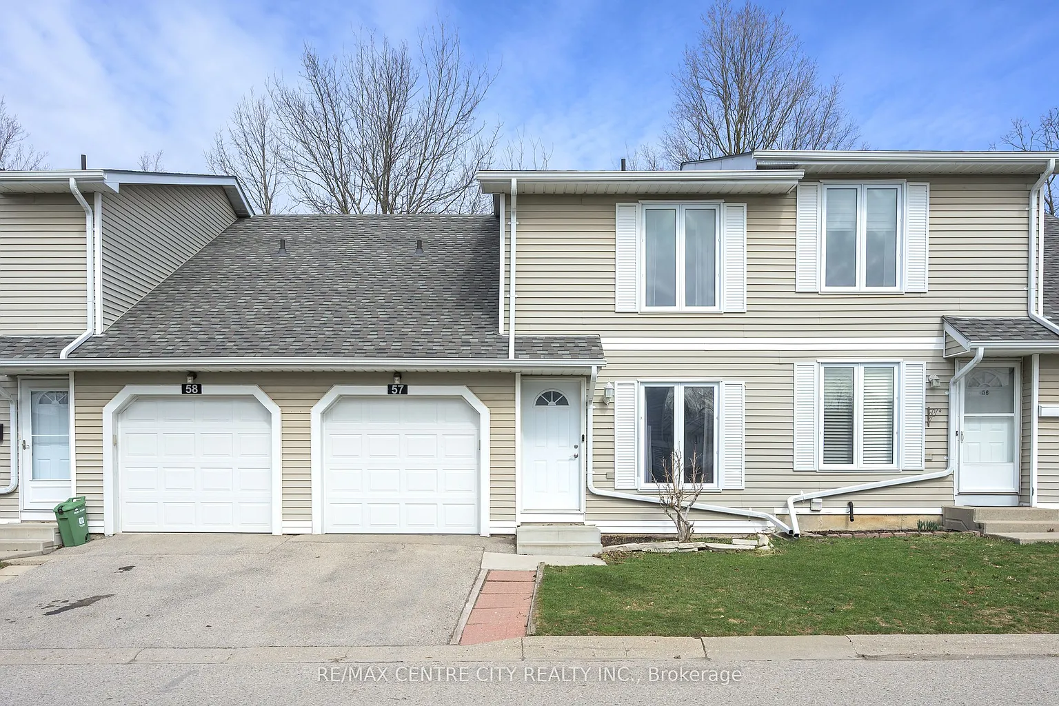 120 Centre St #57 photo 1