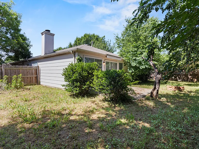 1004 Greenbend Dr — Photo 26