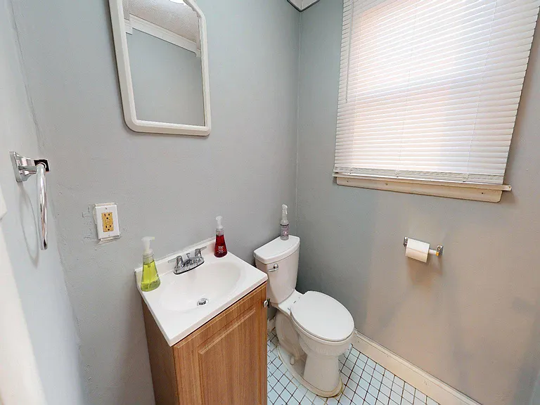 669 N Henderson Rd — Photo 16