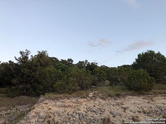 4th image of 225 Prairie Tea Ln