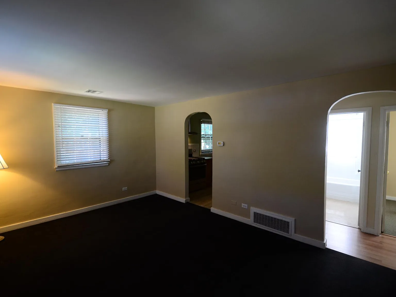 2 bed, 870 sqft, $1,950 — Photo 4