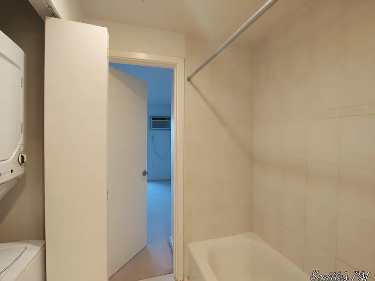 321 10th Ave S #607 — Photo 3