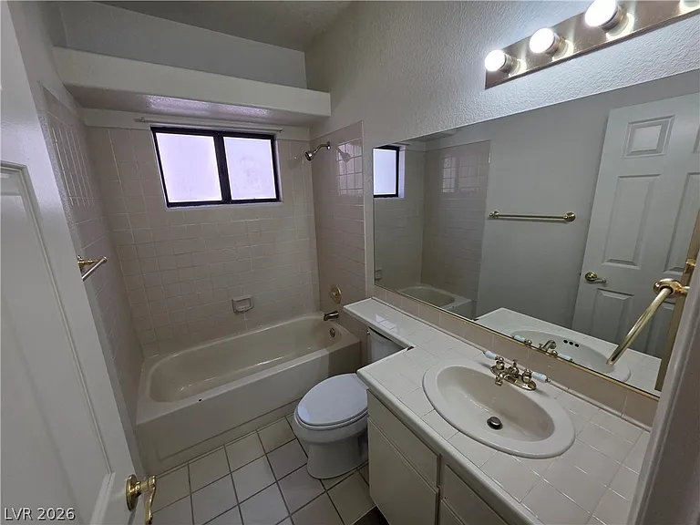 1407 Santa Margarita St #A — Photo 55