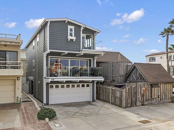 3rd image of 104 La Brea St