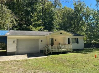 13 Browns Rd, Hugheston, WV 25110