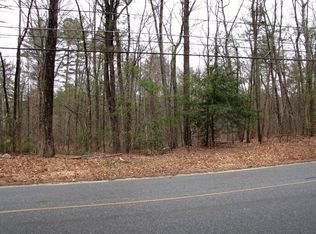 41 Arnold Rd, Sturbridge, MA 01518