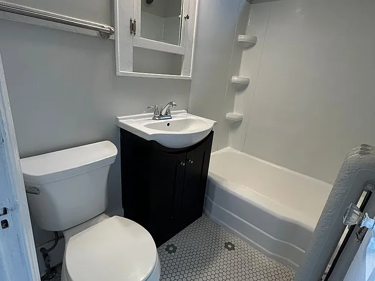 21 N Ferry St — Photo 27