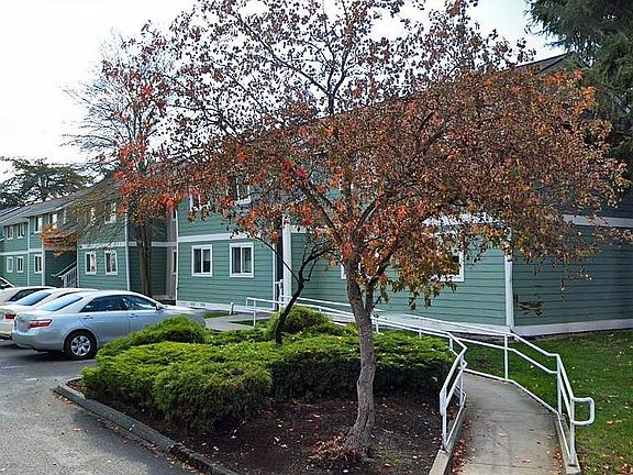 3rd image of 115 Hulbush Ln