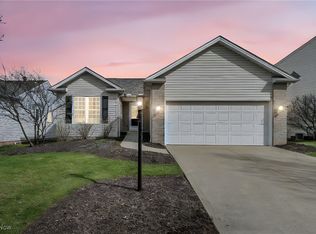 12828 Heritage Trl, North Royalton, OH