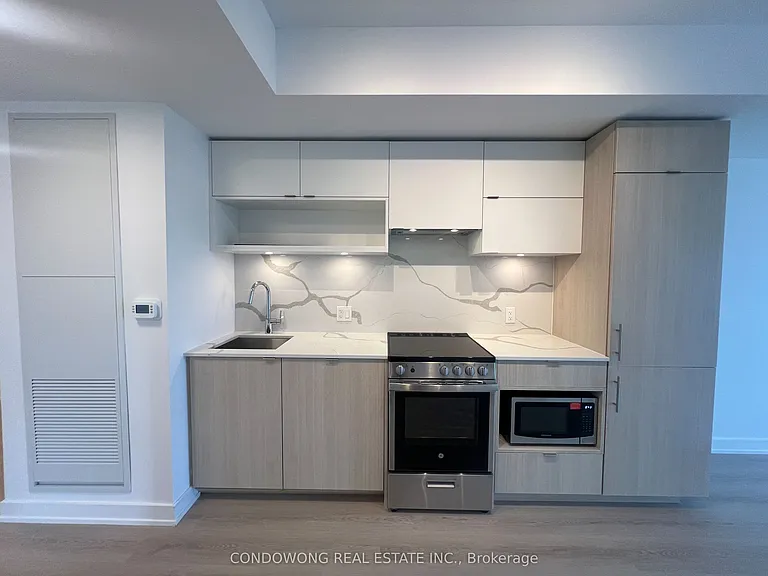 100 Queen St E #2211 — Photo 2