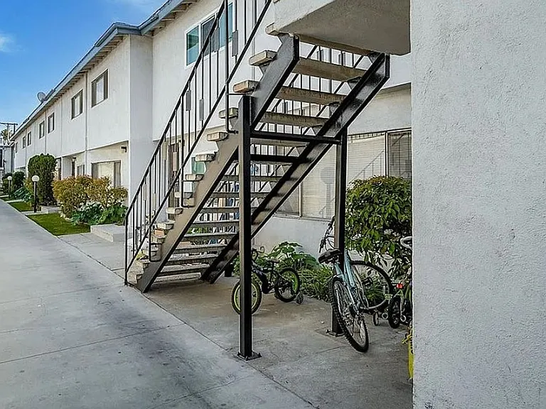 14640 Halldale Ave — Photo 17
