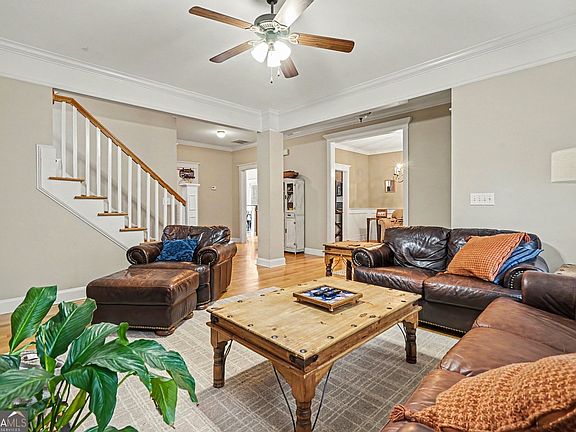 5th image of 2691 Eisenhower Ave