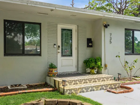 735 NE 37th Street, Oakland Park, FL 33334