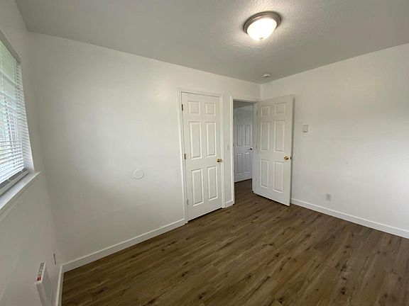 5th image of 919 S Pacific Ave