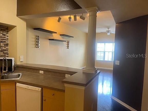 2nd image of 200 4th Ave S Unit 325