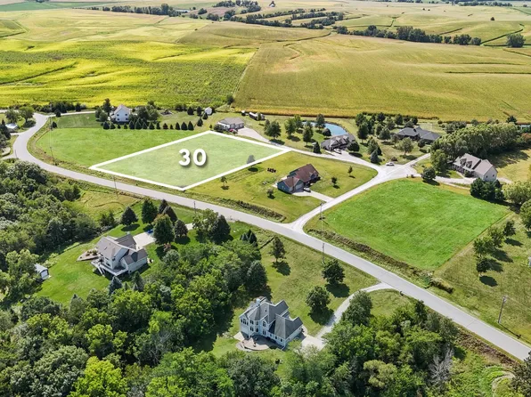 Dakota Dr, Pella, IA 50219