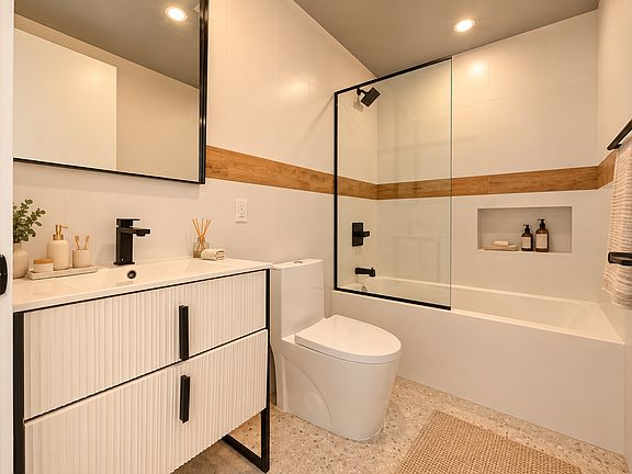5th image of 177 Rochester Ave #1F