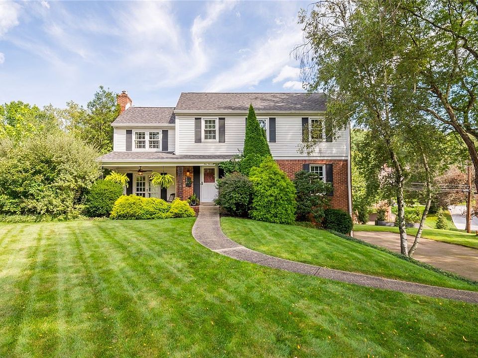 1st image of 114 Surrey Ln