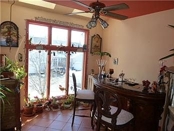 4th image of 8 Saint Charles Ave