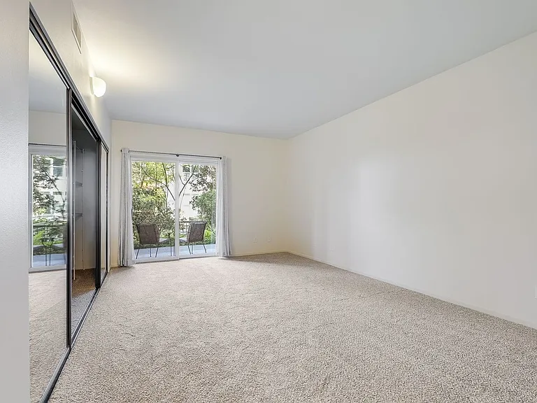 205 SW Montgomery St #204 — Photo 14