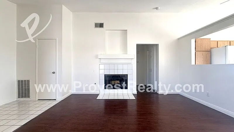 3 bed, 2.0 bath, 1137 sqft, $2,100 — Photo 4