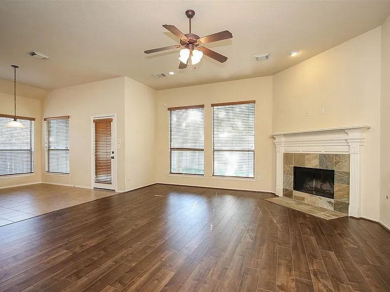 23118 Century Plant Dr — Photo 15
