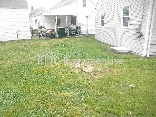 3 bed, 1.5 bath, 1088 sqft, $1,845 — Photo 3