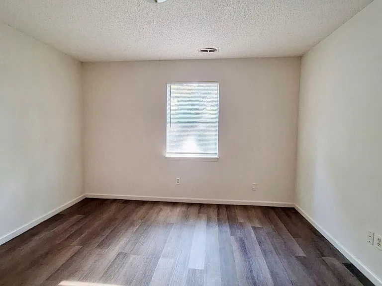 3005 Caldwell Ct #11 — Photo 5