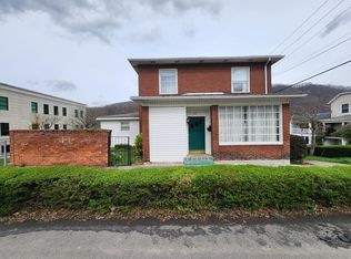 321 Summers St, Hinton, WV 25951