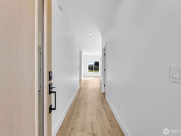 5th image of 3 Anchor Way Loop #B