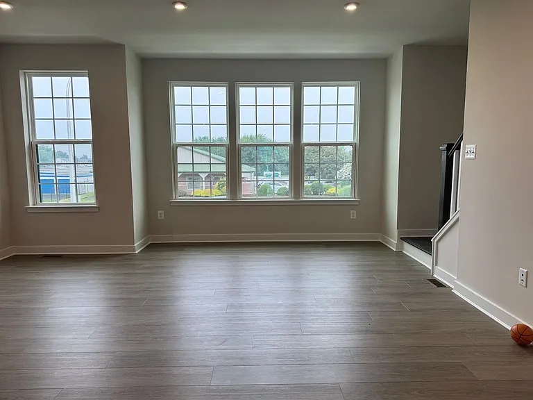 250 E Main St — Photo 12
