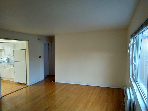 3rd image of 1714 W Touhy Ave Unit C-3