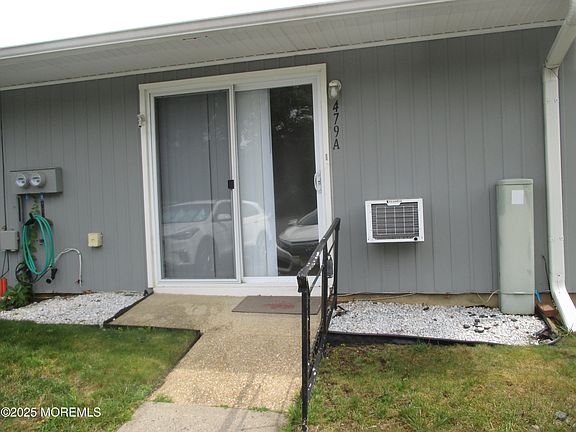 3rd image of 479A Dartmoor Ct