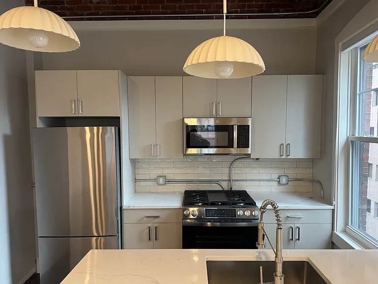 281 Franklin St — Photo 4