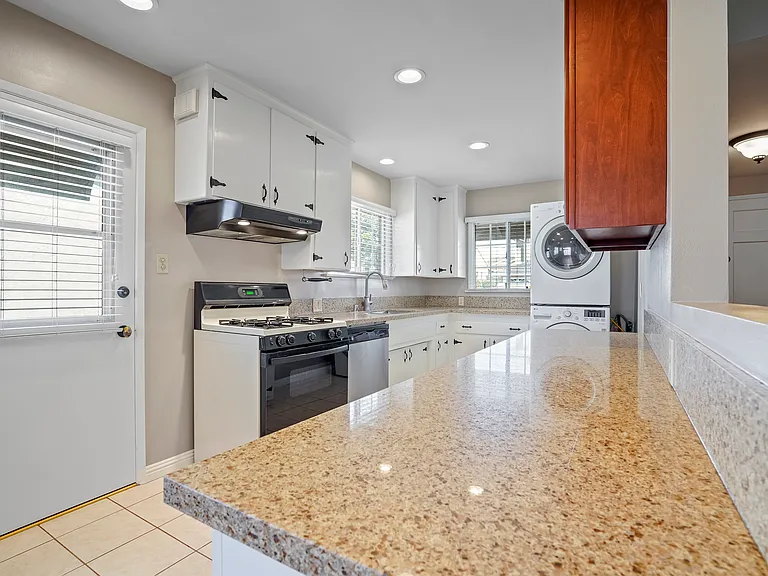 5000 Merrill St — Photo 3