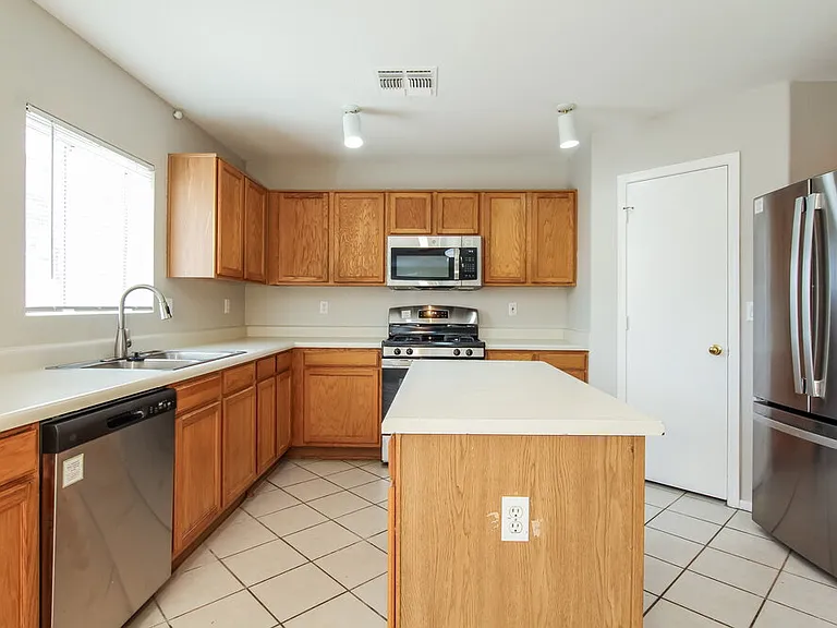 6249 W Encinas Ln — Photo 7