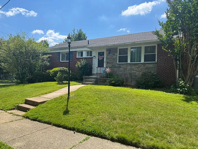3903 Underwood St — Photo 1