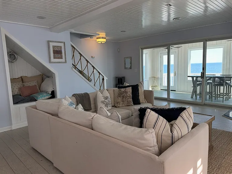 2149 Fairfield Beach Rd — Photo 44