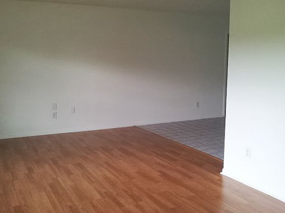 5th image of 7604 Willow Brook Ct