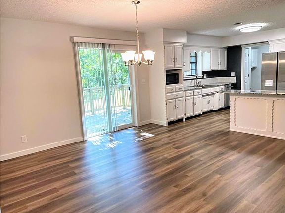 5th image of 16580 Hardwood Ln