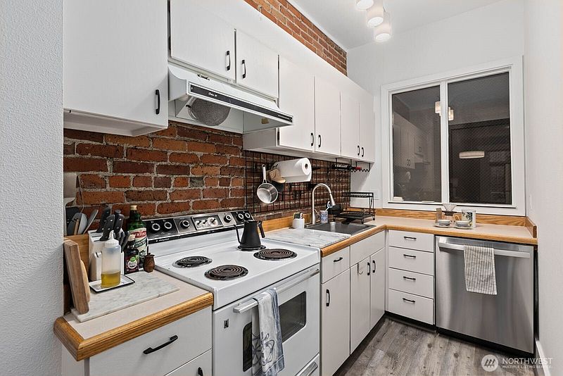 3rd image of 312 1st Avenue S #3