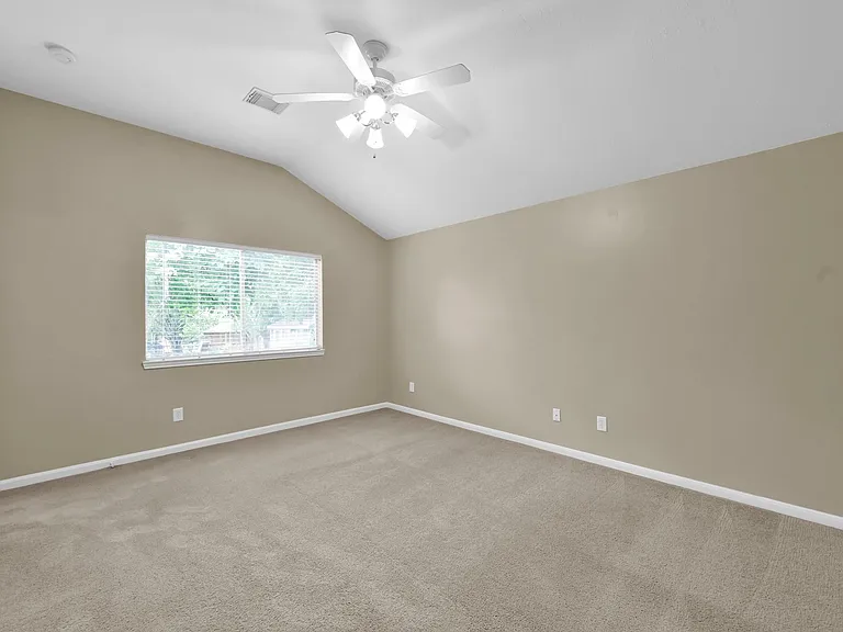 506 Paradise Ln — Photo 12