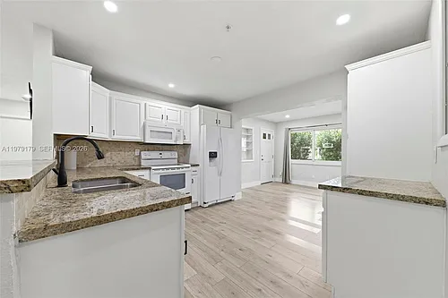4561 SW 25th Ter Photo 1