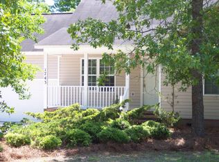 1743 Chadwick Shores Dr, Sneads Ferry, NC 28460