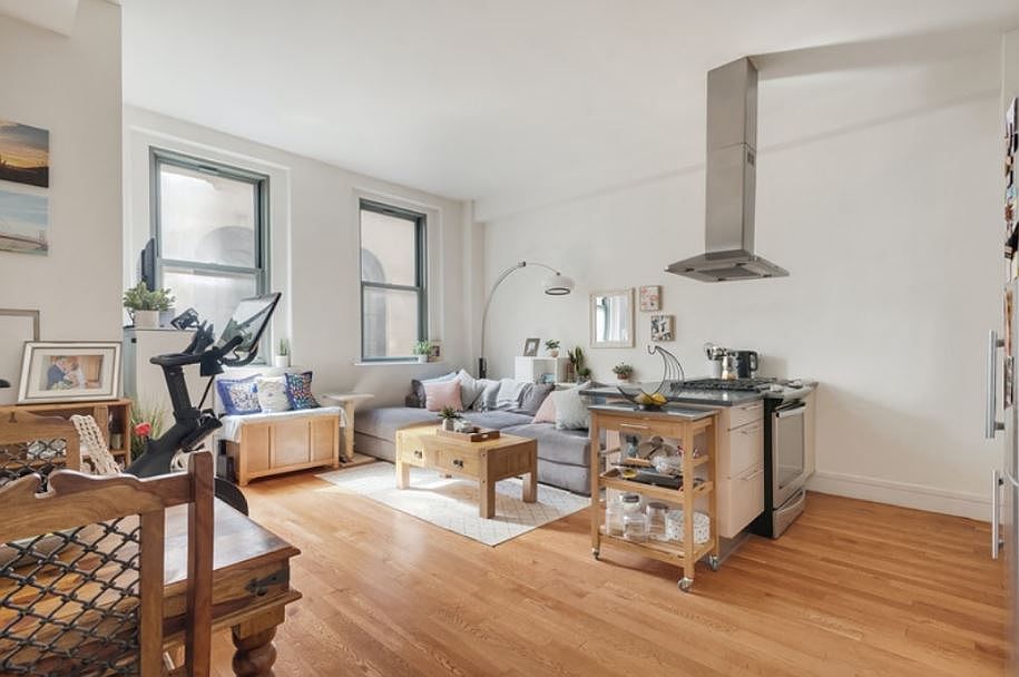 1st image of 120 Greenwich St APT 4D