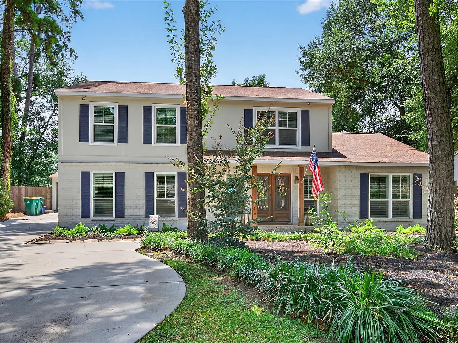 4 bed, 2.5 bath, 2430 sqft, $4,500 — Photo 1