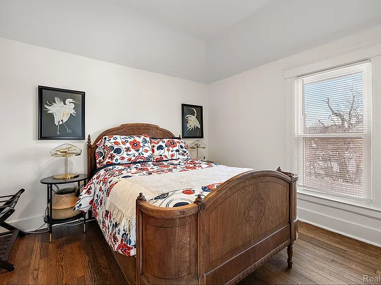5008 Iroquois St — Photo 17